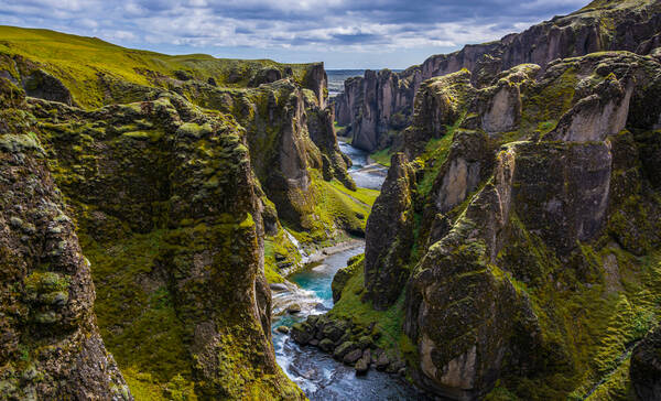 Fjaðrárgljúfur Canyon, Vik